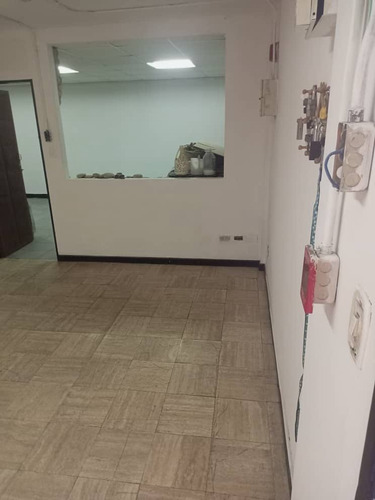 En Venta Casa Comercial En Los Dos Caminos. Sucre Caracas