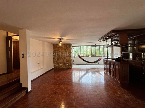 Amplio Apartamento En La Urb. La Esperanza (rgpr) Mls #25-3749