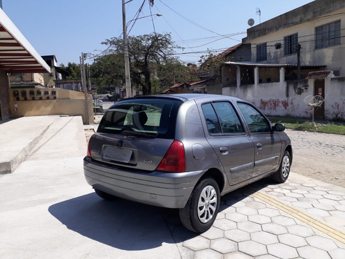 Imagem 4 de 12 de Renault Clio 2001 - Rn 1.0 Hatch - Ar Cond. - Vid Elet. 4 Pt