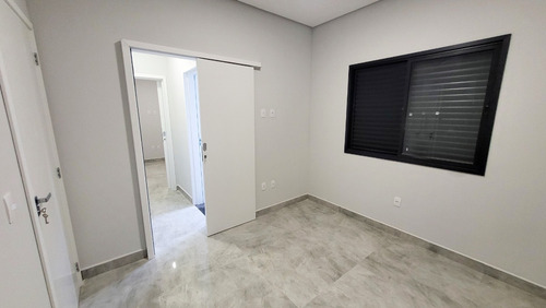 Casa No Condomínio Ouroville Para Venda, 3 Dorm. Com Suíte - Taubaté / Sp