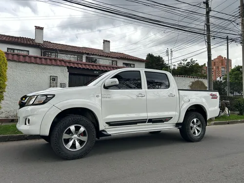 Toyota Hilux 2.5 Mt Diesel 4x2