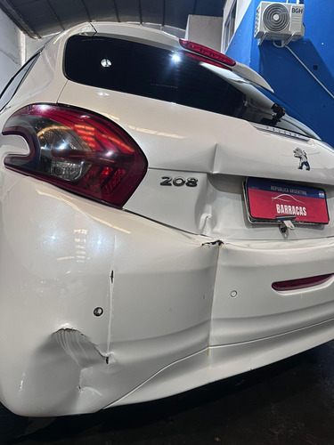 Peugeot 208 Allure 1.6 115 Inundado