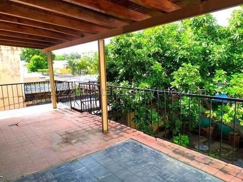 Imagen 8 de 30 de Casas En Venta Zona Centro - Este De Barquisimeto Cod # 23-12140 Centrica Y Con Potencial Comercial. Asesor Inmobiliario Katty Vasquez 412-1498654. Pide Tu Cita! Excelente Oportunidad De Negocio!!....