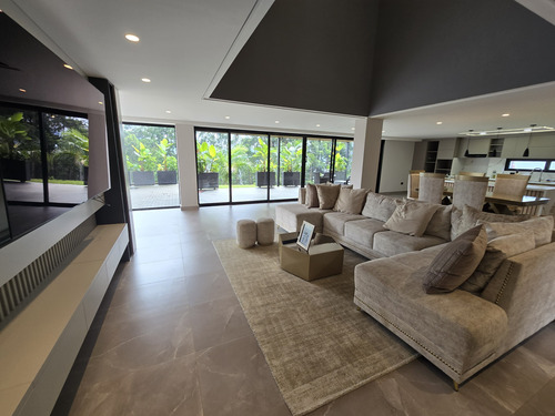 Se Vende Casa Finca Con Dos Construcciones En Las Palmas Medellin