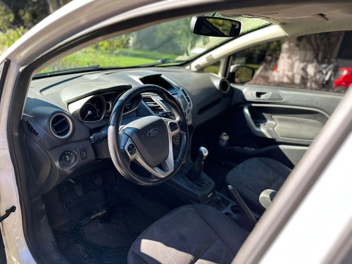 Imagen 9 de 15 de Ford Fiesta 1.6 Titanium