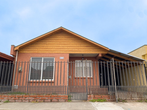 Casa Cercana A Colegios, Supermercado, Restorán Y Bencinera.