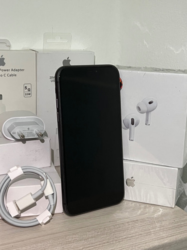Iphone 11 (64 Gb) + Cargador Apple Original Negro (Usado)