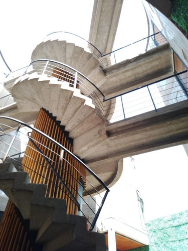 Departamento A La Venta De 3 Ambientes Con Terraza Privada En Edificio Plaza Azopardo - Adrogue