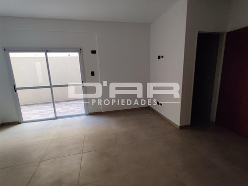Imagen 7 de 14 de Amplio Y Luminoso 2 Amb, Con 2 Baños ****y 2 Patios**** Cochera Opcional - Pieres 900