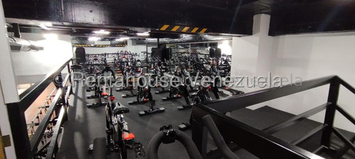 Prados Del Este. Local Y Fondo De Comercio En Venta. Mls25-18208 Me