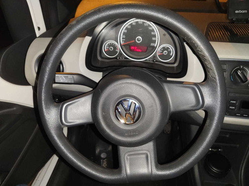 Imagem 6 de 8 de Volkswagen Up! 2017 1.0 Track 5p