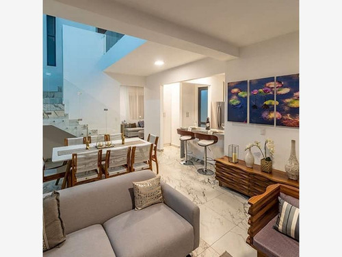 Imagen 3 de 18 de Casa En Venta De 3 Niveles, 3 Recámaras Con Roof Garden En B
