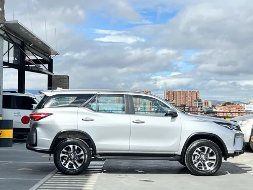 Toyota Fortuner 2.8 Diesel Srv 4X4 At