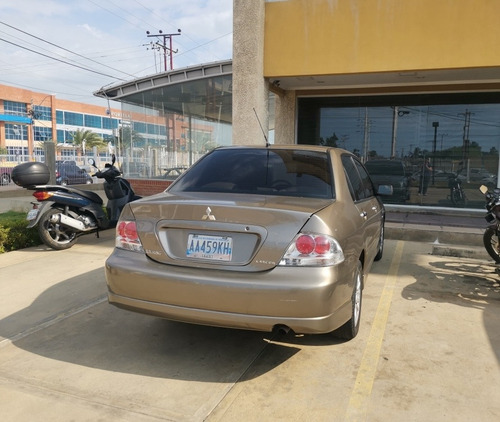 Imagen 6 de 12 de Mitsubishi Lancer Touring