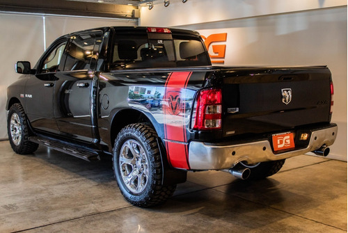 Imagen 11 de 24 de Ram 1500 5.7 V8 Laramie 4x4 2015 Negro