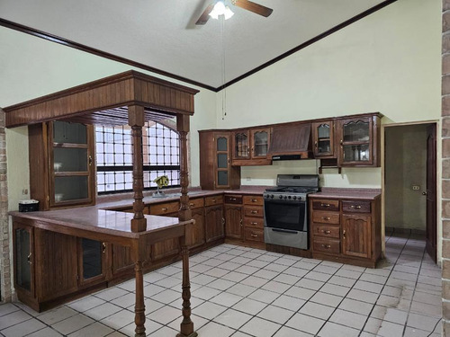 Bodega En Renta Con Oficinas/casa Incluida En Col. San Agustín Torreón Coah.
