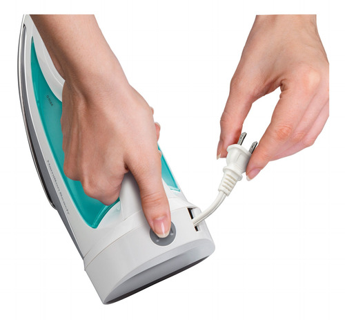 Imagen 2 de 4 de Plancha a vapor Hamilton Beach 14212 con suela antiadherente 120V