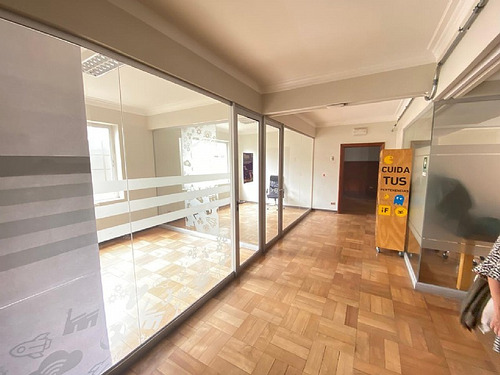 Oficina De 1.000 M2 Con Excelente Ubicación