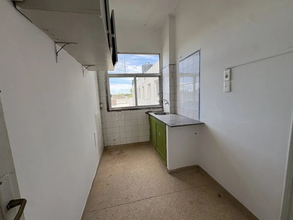 Alquiler  Apartamento Con Tres Dormitorios Y Terraza En Brazo Oriental · Foto 5