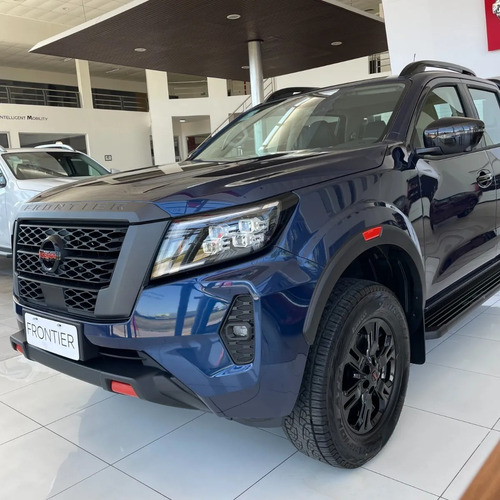 Nissan Frontier PRO4X 4x4 AT