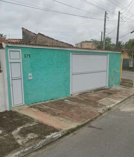 Casa 3 Dormitorios, 1 Suite, Mobiliada, 30 Metros Do Mar, Locação