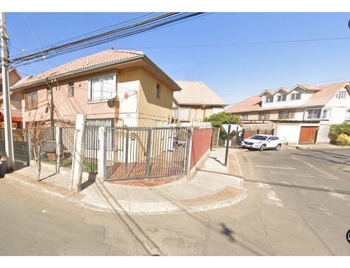 Se Vende Amplia Casa En Esquina Altos De Quilicura