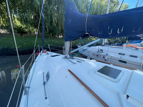 Velero Vip 33.5 Volvo Penta 29 Hp Timón Rueda Orza