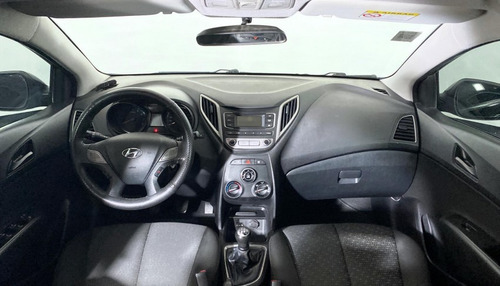 Imagem 13 de 15 de 118732 - Hyundai Hb20 2017 Com Garantia