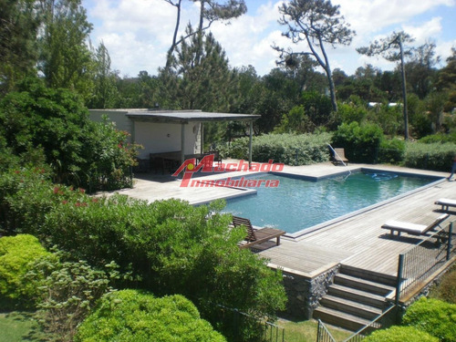 Casa En Punta Del Este, Pinares- Ref: 4359