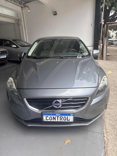 Volvo V40 2.0 T4 Momentum Drive-e 5p