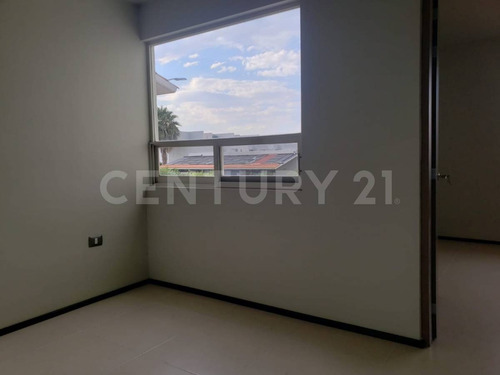 Imagen 13 de 30 de Se Vende Casa En Senda Real Celaya Guanajuato