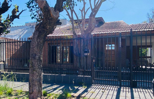 Imagen 2 de 21 de Venta Casa Chalet Castelar Sur