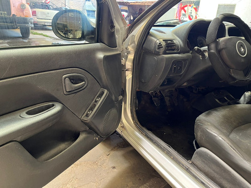 Clio Mio Confort Pack 1.2 5ptas. En Marcha Andando