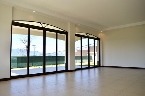 Imagen 2 de 20 de Espectacular Casa En Alquiler En San Isidro, Heredia