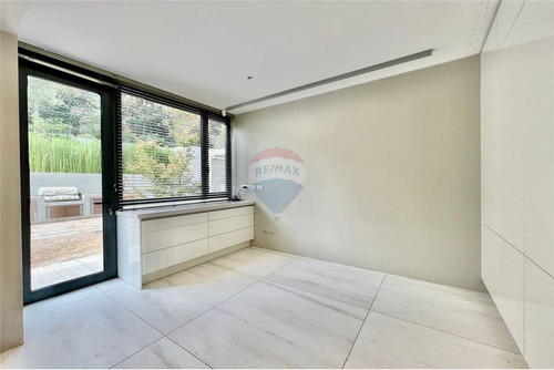 Exclusivo Dúplex Con Jardín, Piscina En San Damián