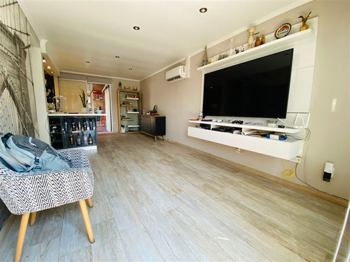 Casa En Venta De 3 Dorm. En Cerrillos