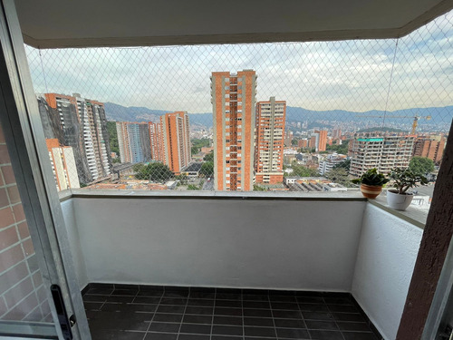 Vendo Apartamento En Los Colores, Medellín 