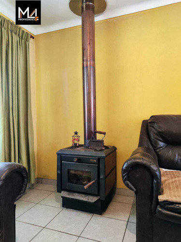 Casa En Venta De 5 Dorm. En El Centro De Olmué