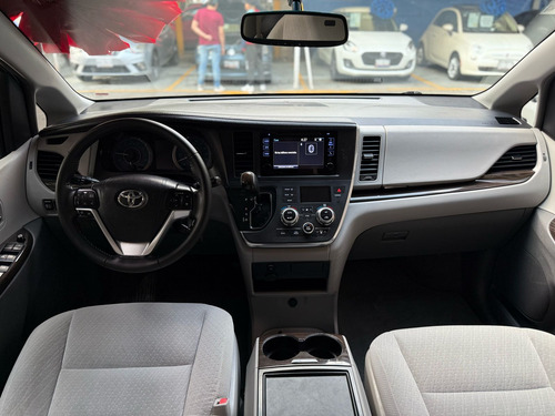 Toyota Sienna 3.5 Xle At