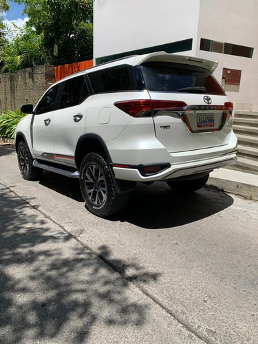 Imagen 15 de 18 de Toyota Fortuner 2018