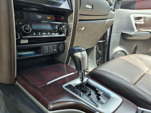 Toyota Fortuner 2.7L 4X2 At