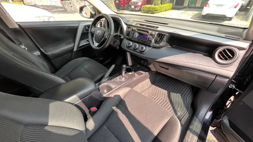 Toyota RAV4 2.5 Le At