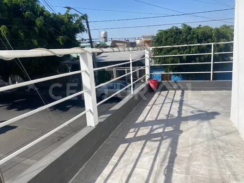 Casa En Venta Con Locales, Col. Lomas De Polanco, Guadalajara, Jalisco.