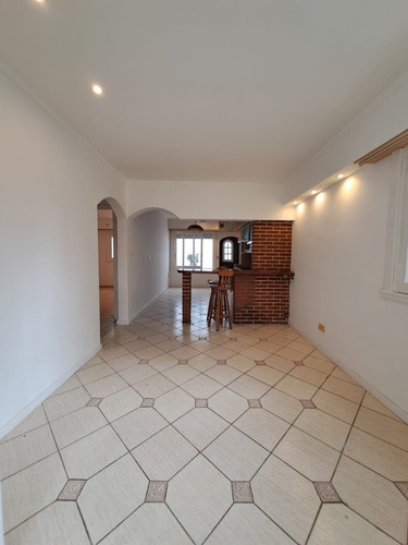 Chalet En Ph De 4 Ambientes Parque Luro