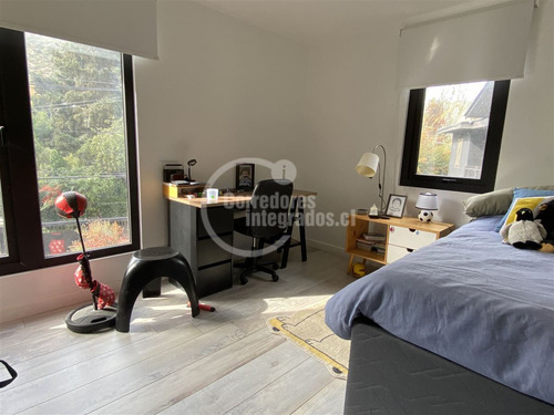 Casa En Venta De 4 Dorm. En Lo Barnechea - El Arrayán