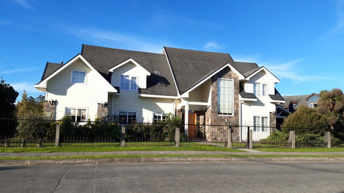 Hermosa Casa A Pasos De La Costanera, Puerto Varas