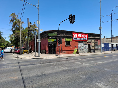 Gran Esquina Comercial Arica Con Ruiz Tagle. Estación Centr