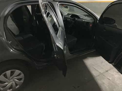 Toyota Etios 1.5 Sedan X