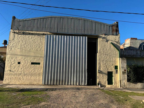 Imagen 3 de 6 de Se Vende Galpón De 10 Metros X 25 De Profundidad