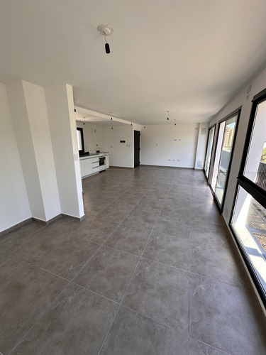 Venta Edificio Comercial - Corporativo - Residencial En Bloque, Barrio Guemes, Cordoba Capital